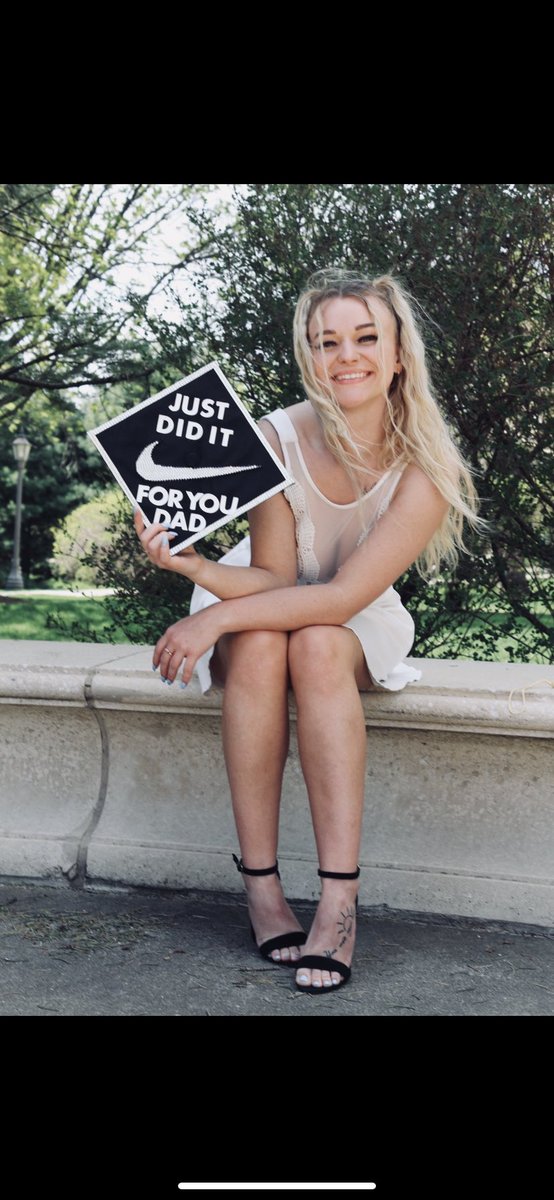 _marissaellen's tweet photo. I did it dad, I’m graduating ❤️🤞🏼🤧🎓 #2020 #UNI https://t.co/itRIYbd0Lk