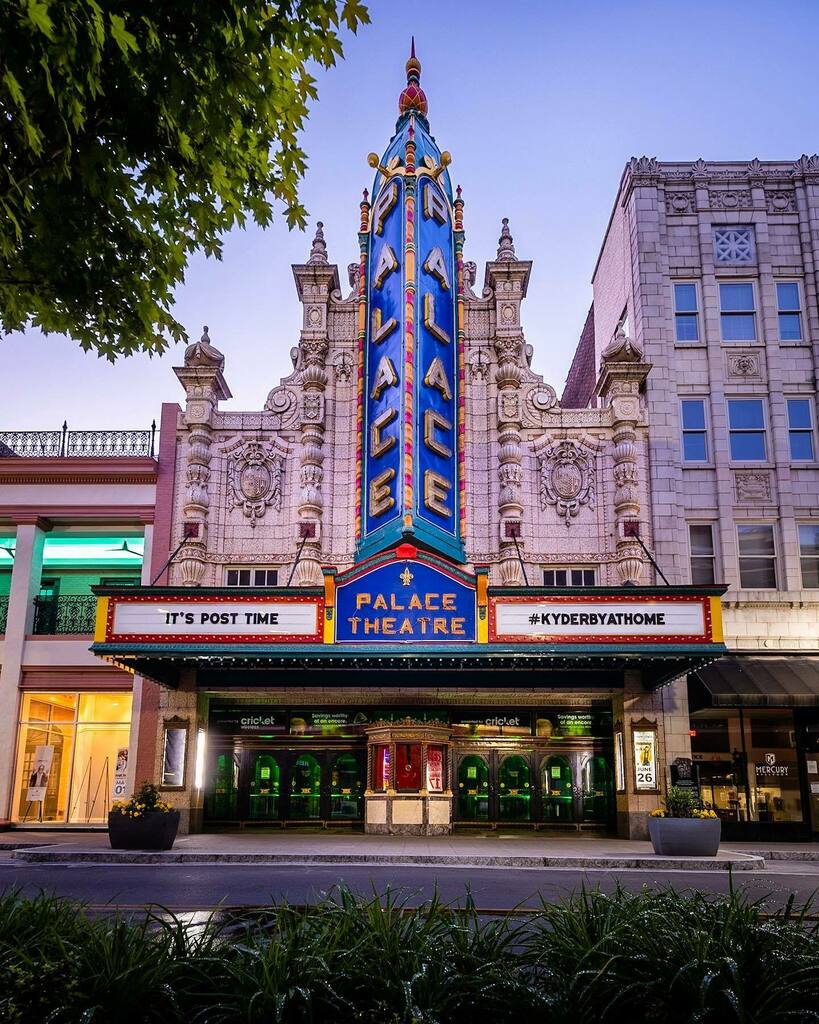 stevegrider's tweet image. It’s Post Time. 
#kentuckyderbyathome #covid_19 #itsposttime #southfourthstreet #louisvillepalace #teamkentucky #togetherky instagr.am/p/B_s9axMFvEC/