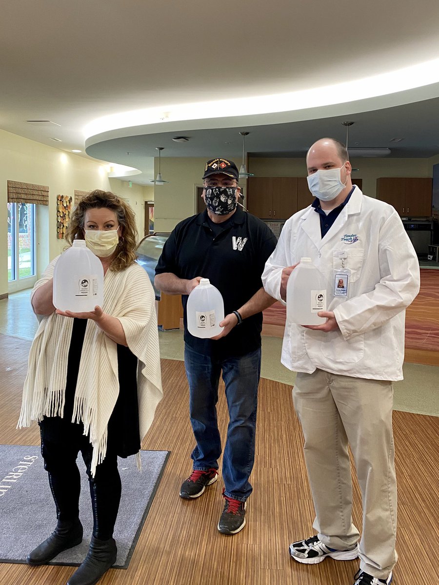 wtigerd's tweet image. Quite a special day for me, went to Sterling Care @sc_riverside &amp;amp; donated hand sanitizer to the professionals that got me back on my feet after a near fatal accident. Director Stacie &amp;amp; one of my therapists - Jimmy, accepted our donation. Thanks you guys! #MarylandStrong! #COVID19