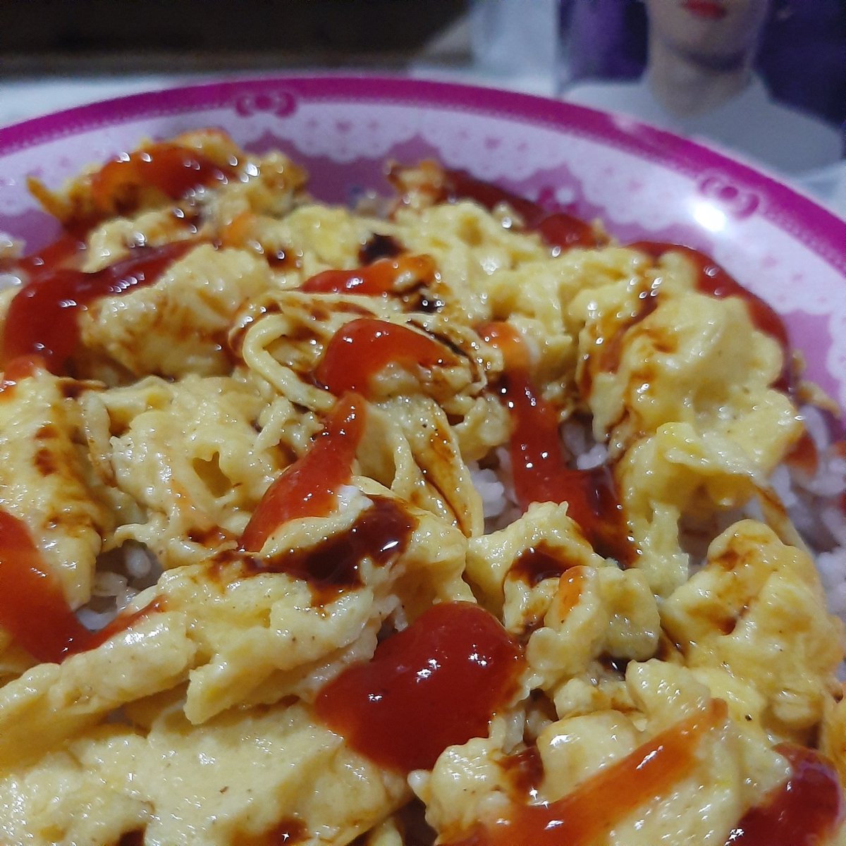 DAY #10 ㅡ 03/05 03:57 AMi made a rice bowl y'all well, its just scrambled eggs with rice and a lil bit of tomato sauce also soysauce, but idk im so happy