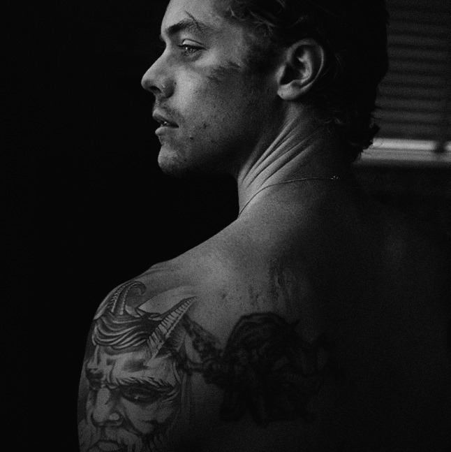 Pensamento débil e toque demente.