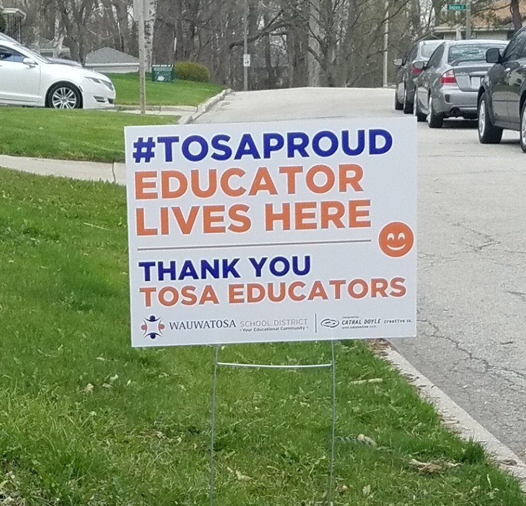 kelnhonk's tweet photo. This was a great surprise today! Thank you to our awesome principal, @tosaschools and @TosaUnderwood. 💗 #tosaproud https://t.co/UPyJZFDPu6