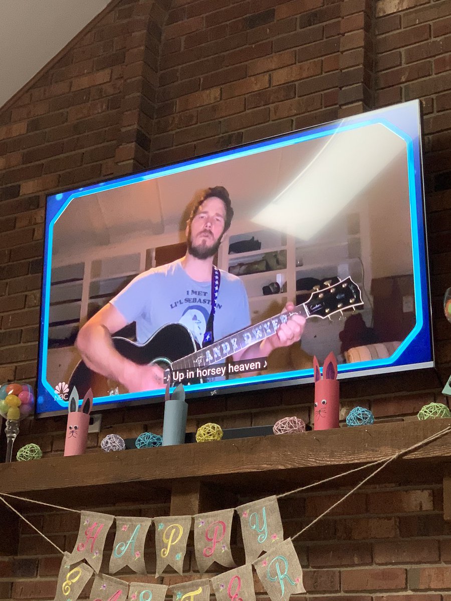 WeberStephanieC's tweet photo. @parksandrecnbc loved the show from Thursday! #ByeByeLilSebastian 
@prattprattpratt my daughter saw you and said, “Mom! That’s Starlord!” She was also excited to see Antman make an appearance ☺️ https://t.co/f0fahMghNR