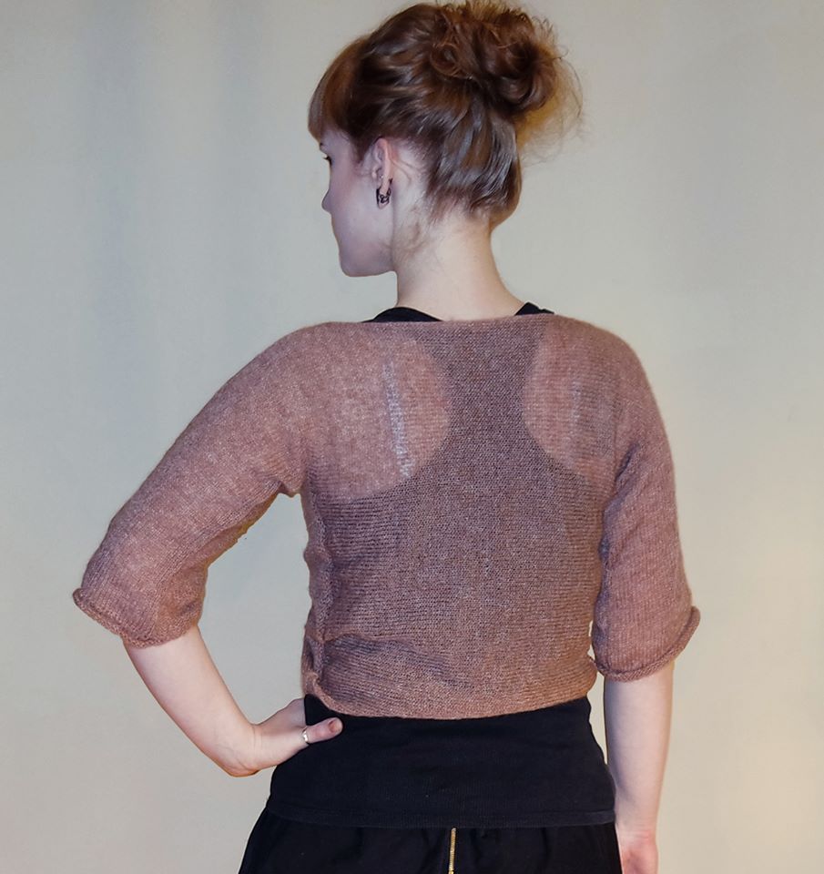 #Yoga #sweater #Cross #shrug #Knit #Bolero #CroppedSweater #mohairbolero #yogabolero #handmade #supersoftknits
etsy.me/3f9nYEZ @Etsy