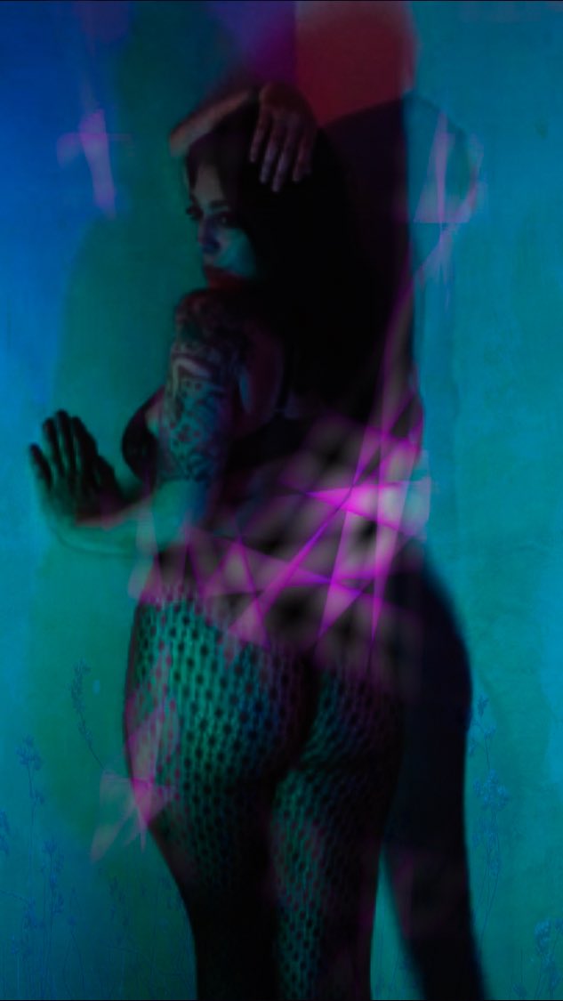 4girlsglamour's tweet photo. Did a fun webcam session yesterday!
#covid #webcam #wesession #boudoir #minneapolis #aaronandelizabeth #photo #picture #photooftheday #lookinggood https://t.co/Yn06s2hnme