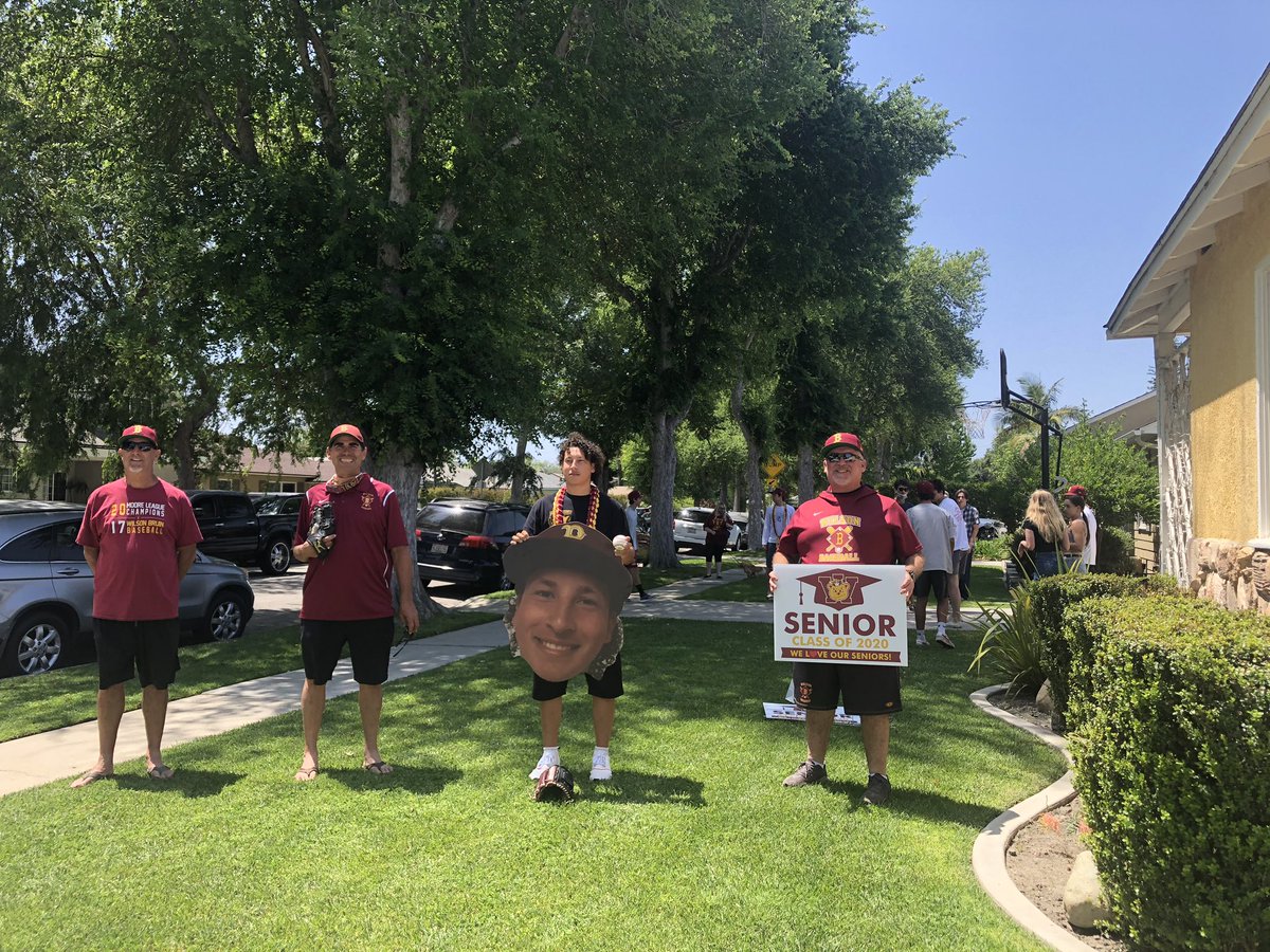 LantermanRo's tweet photo. Wilson Baseball 2⚾️2⚾️ Senior Recognition ♥️🐻💛 https://t.co/lLit2kYf2R