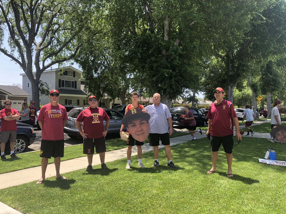 LantermanRo's tweet photo. Wilson Baseball 2⚾️2⚾️ Senior Recognition ♥️🐻💛 https://t.co/lLit2kYf2R