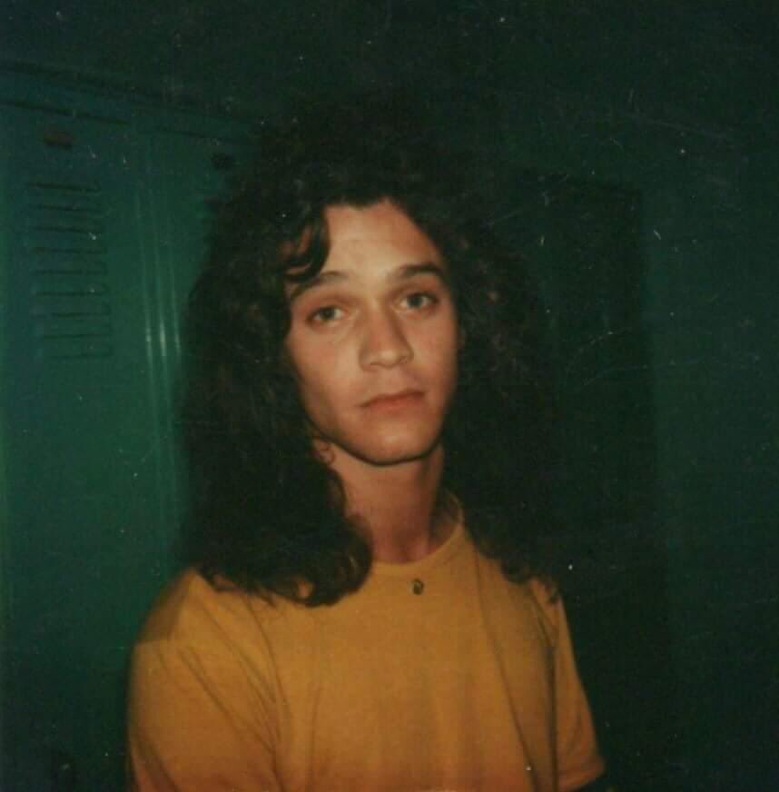 This is Edward Van Halen in ‘78. 

He’s 23. 

He’d already written most of the riffs &amp; solos &amp; music for the first 6 VAN HALEN LPs, songs that’ll be admired 100 yrs from now.  He’d rewritten rules for 🎸 playing &amp; created most imitated 🎸 sound in history. 

By age 23.
