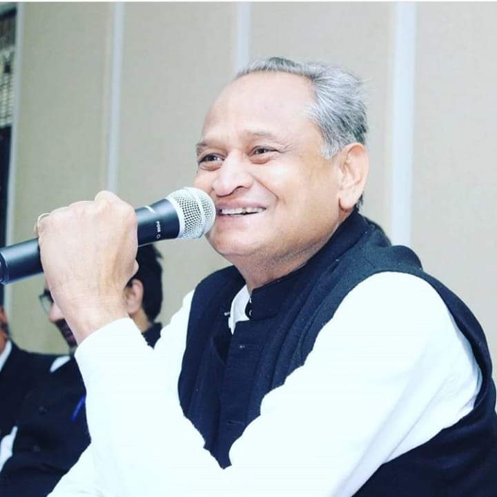#राजस्थान_के_मुख्यमंत्री_जननायक
#श्री_मान_अशोक_गहलोत_जी_को
#जन्म_दिवस_की_हार्दिक_शुभकामनाएं_और_बधाई। #Happy_birthday_sir 🎂🎂
@ashaokgahlot51