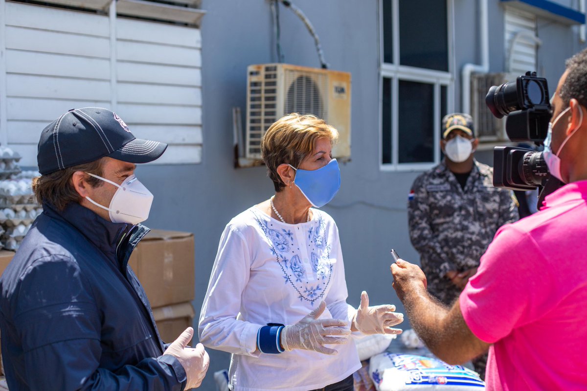 JosePaliza's tweet photo. De manera solidaria visitamos hoy nuestra Policía Nacional, cuerpo de orden cuyos miembros exponen sus vidas por el bien colectivo. #RutaSolidaria https://t.co/1WUiN3MTUJ