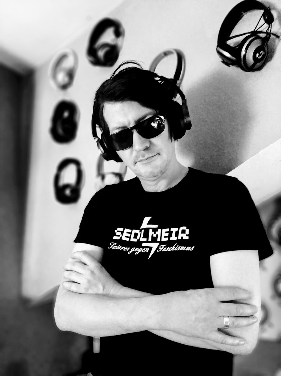 TomBecker_'s tweet image. me. und kopfhörer. ich mag kopfhörer. sie sind nützlich.

#headphones #wasmeinerfraudiehandtasche #saarbrooklyn #machmallauter