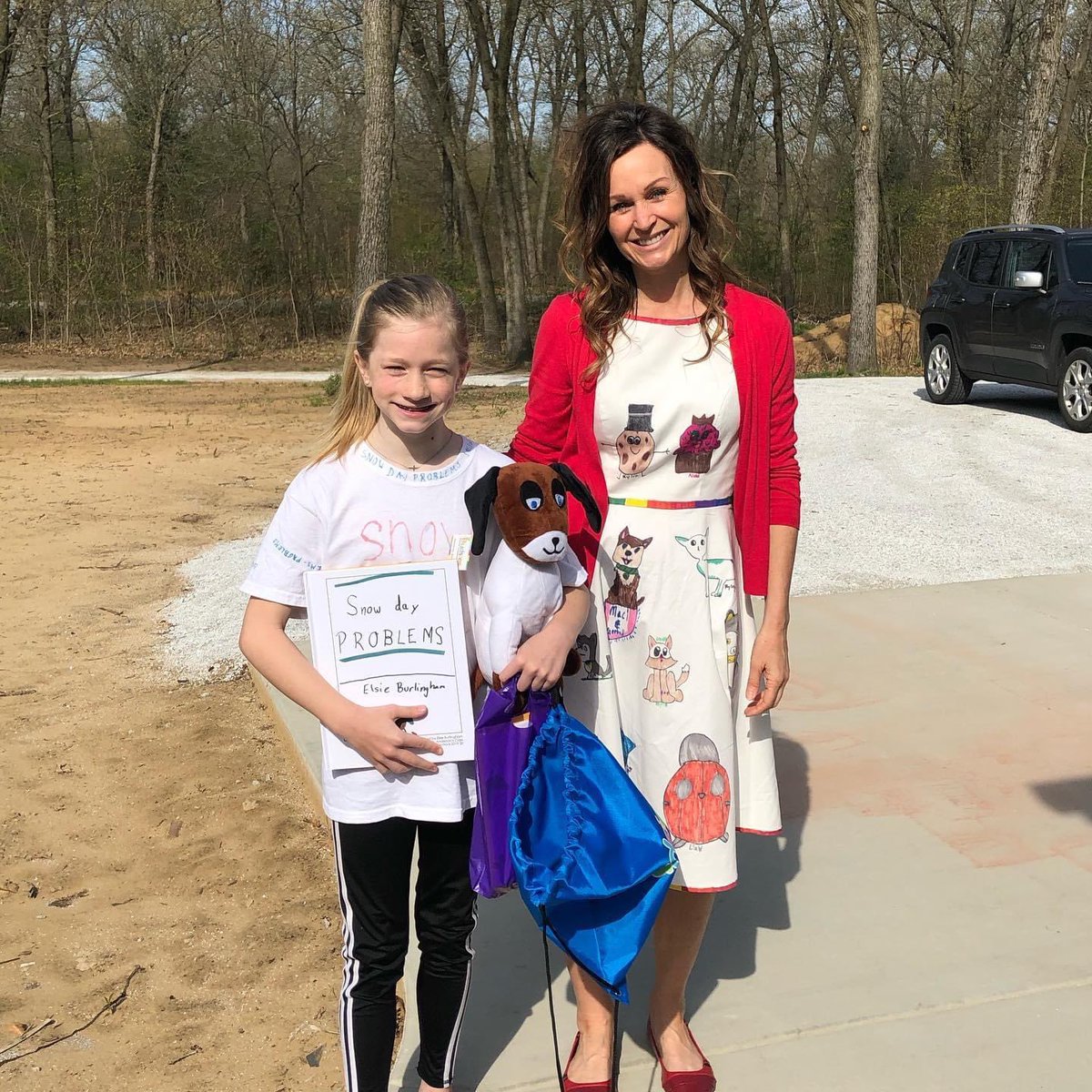 Shannonteaches's tweet photo. It’ll be hard to top today! It was pure joy seeing all of my students AND watching this reveal!
We wrote stories and then had the main characters turned into plush. They also put their characters on their shirts and my dress. #GoTheExtraSmile
Watch here:
https://t.co/Mp94diIG9b https://t.co/o2iZ0viEtX