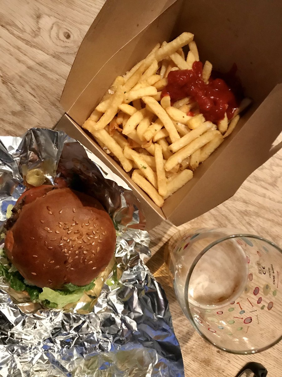 JohnDSeymour's tweet photo. Wow! The best burgers ever created. Bravo! @themeatingroom #Berkhamsted They delivery and are available to takeaway. #supportlocal #supportsmallbusiness #burger #localbusiness https://t.co/3hKSiVYgE9