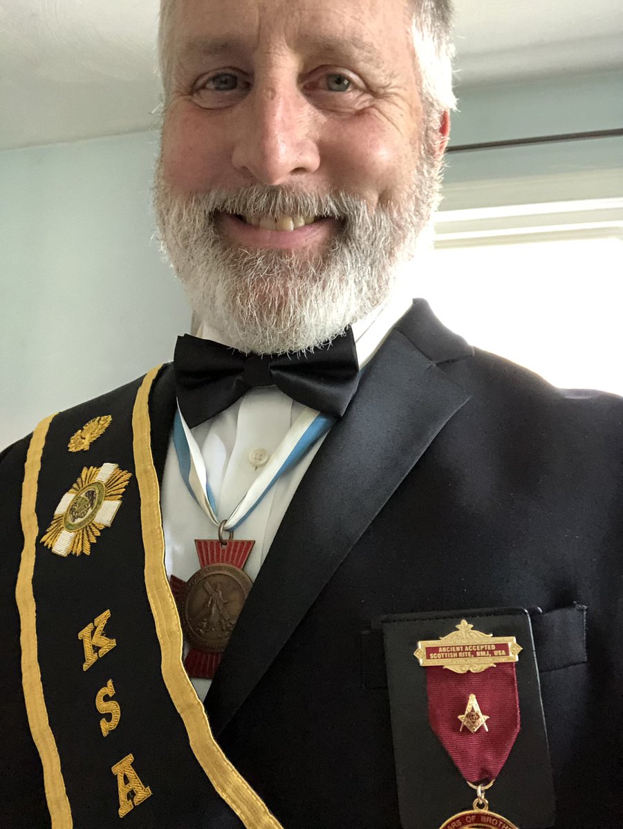 freddobson22's tweet photo. As its Venerable Master, I’m proud to represent the #KnightsofStAndrew at the @ValleyofBoston virtual installation.  Congratulations to all newly installed Brethren and good luck in the coming year. #freemasonry still survives. https://t.co/L5UH0edPfr