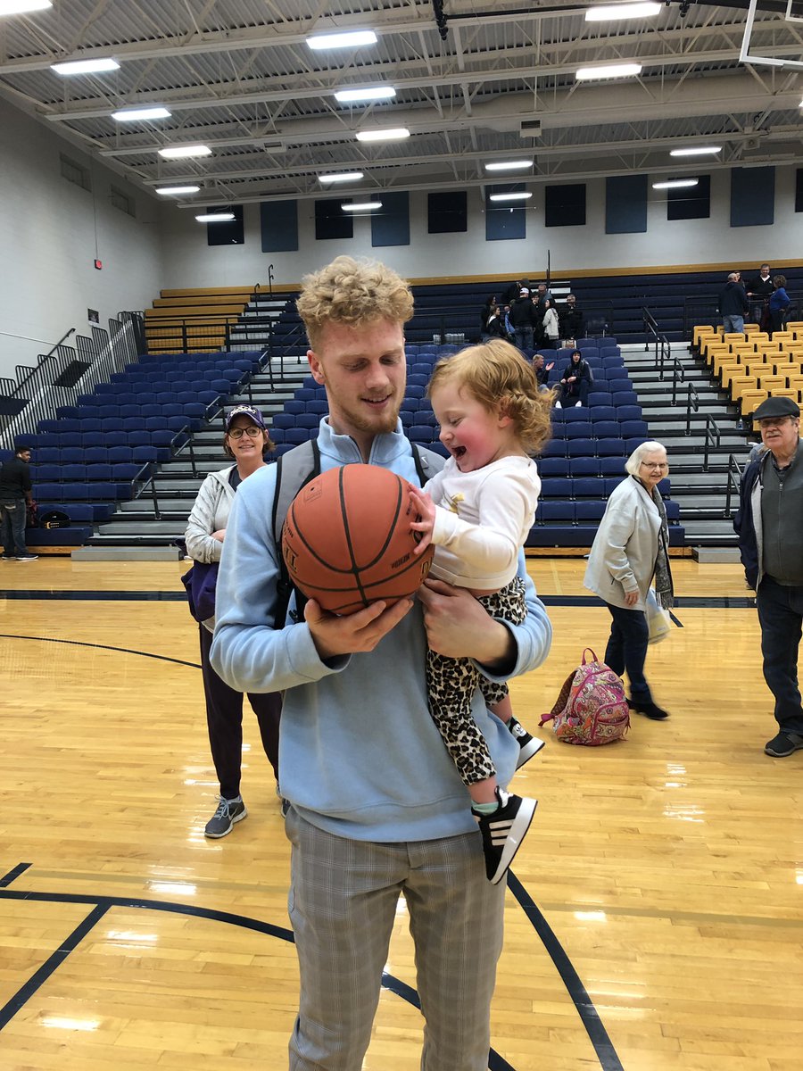 SeanBowmanPhil2's tweet image. Watching @by_towman interact with young kids at local camps, at practice, or after games was always a treat for me. Some pretty special bonds formed over the years. #almost18 #youngeyeswatching #rolemodel