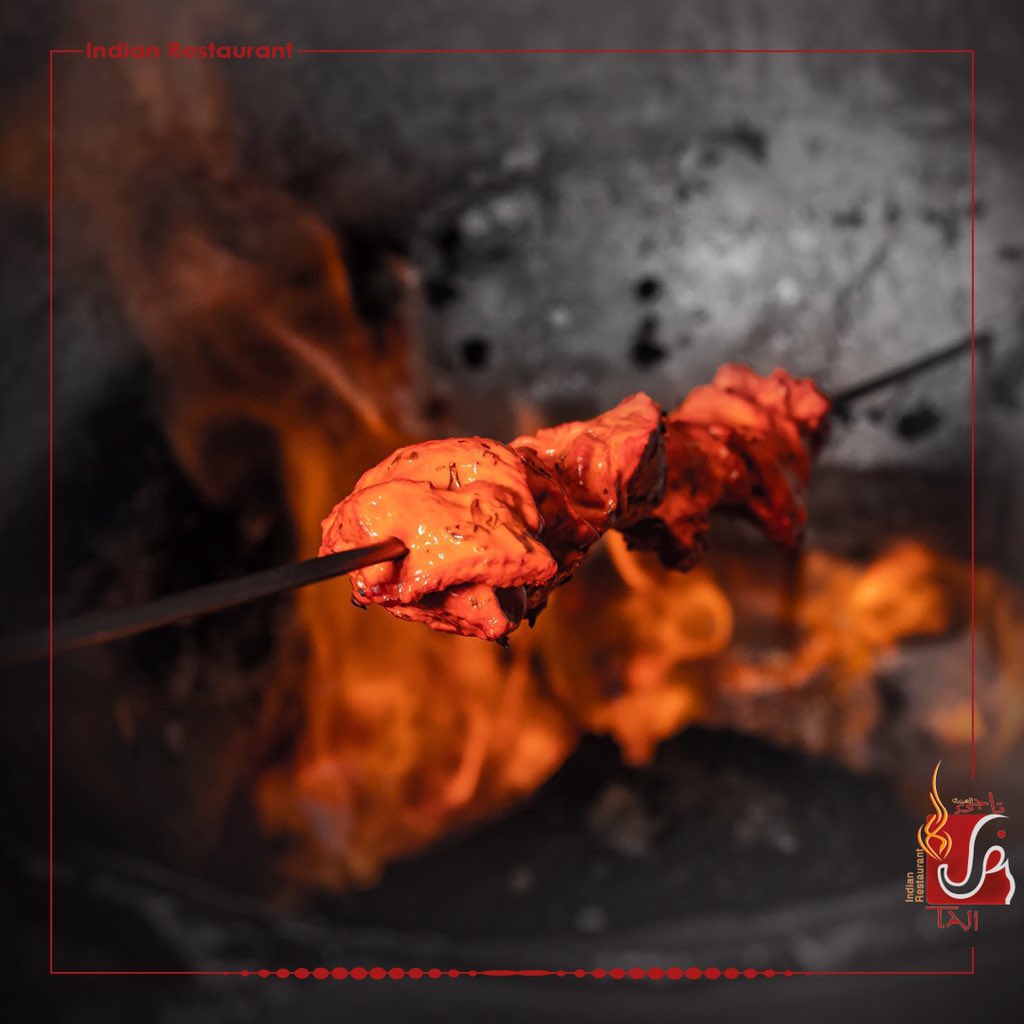 TajiRestaurant's tweet photo. لهيب الشوي يلعب مع طاووه الدجاج 

#رمضان_كريم 
#تاجي_الهندي https://t.co/tBg8CUvOmI