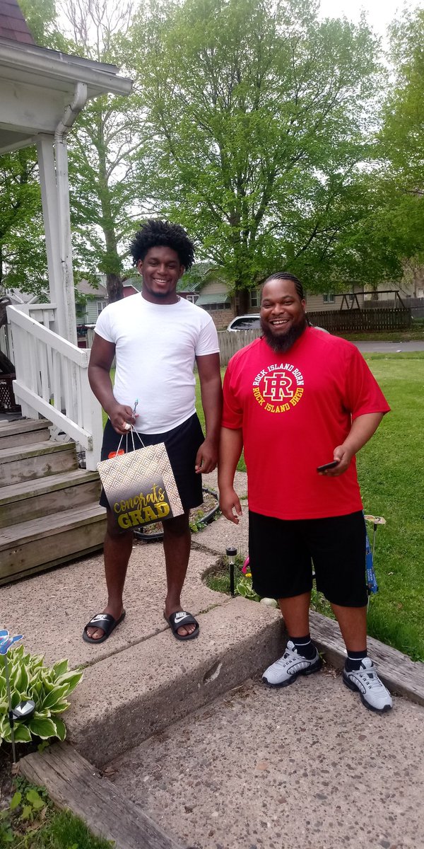 CoachReese15's tweet photo. Beyond Proud of all 5 (Marice, Payton, Jakye, Jaiden and Malachi) of these Rocky Seniors!!! It was only right that we had to hook them up!!! We had a blast celebrating these 2020 Rock Island Graduates!!! Coach Reese love da kids!!!
#rocktown
#dubdub https://t.co/qYAapyIX1W