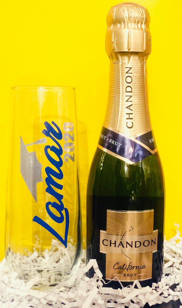 misstaylorf's tweet photo. MOMS &amp; GRADS: THE COLLECTION 💕

You guys kept asking so here they are! $25 bundle sets!

- ROSÈ BUNDLE (personalized wine glass, your choice wine)
- GRAD BUNDLE (personalized fluke, champagne)
- HOT STUFF BUNDLE (personalized mug, your choice tea, coffee, or k-cups) https://t.co/eddb5HAtog