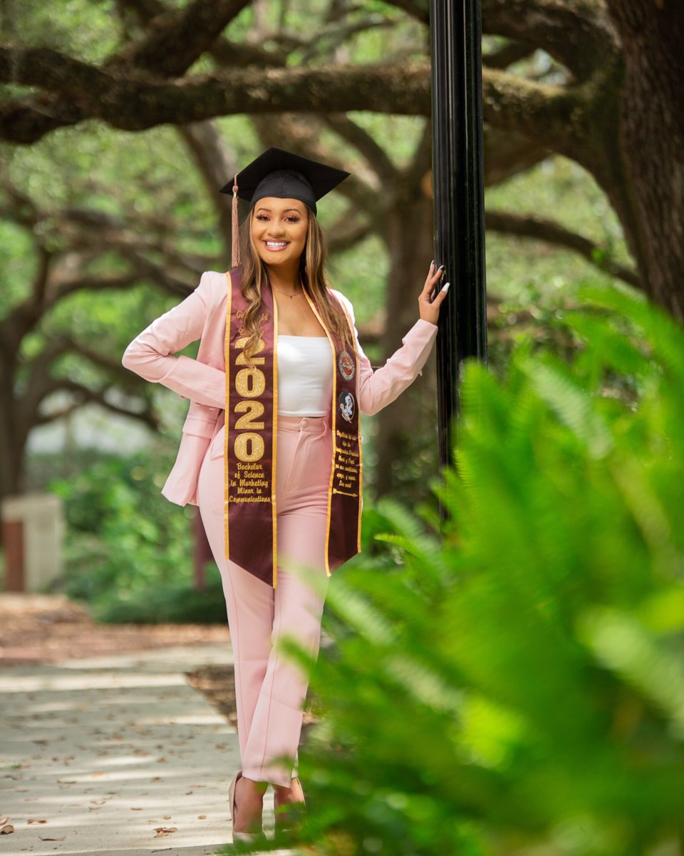Gabstarsss's tweet image. officially an alumna of THE florida state university 💗✨ #educatedlatinas #firstgengrads!