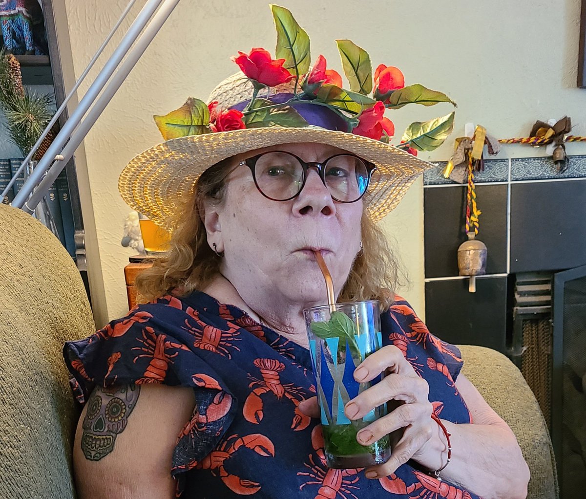 katydid3810's tweet photo. Katexas and Alex White celebrating Derby Day quarantine style. #KyDerbyAtHome https://t.co/fmOKuAjR63