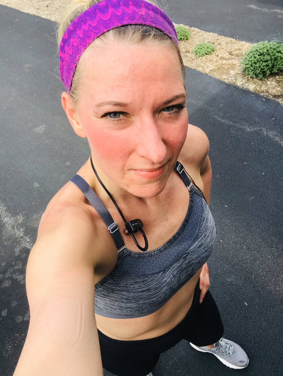 Deelo444's tweet photo. Back at it today with 5 hot AF miles. Beautiful weather if you’re not running. Neighbors probably think I pissed myself. 🥵🏃🏼‍♀️ #running #runners #strava #garmin #runhappy #anyweatherisrunningweather https://t.co/M7ANpArBlx