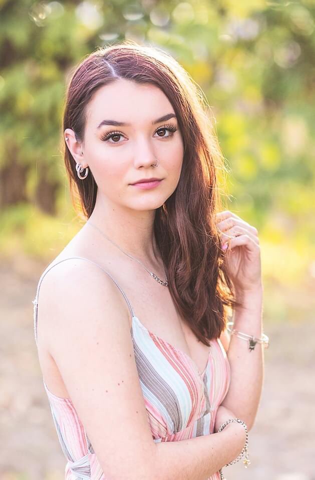 patipphotos's tweet photo. Desert Vista senior and Spokesmodel Nicole Magin was simply MAGICAL during her session✨✨✨✨ I will miss that gorgeous gaze!  Congratulations Nicole!  #Classof2020strong 💙🎓 https://t.co/ws1RqTl6uW