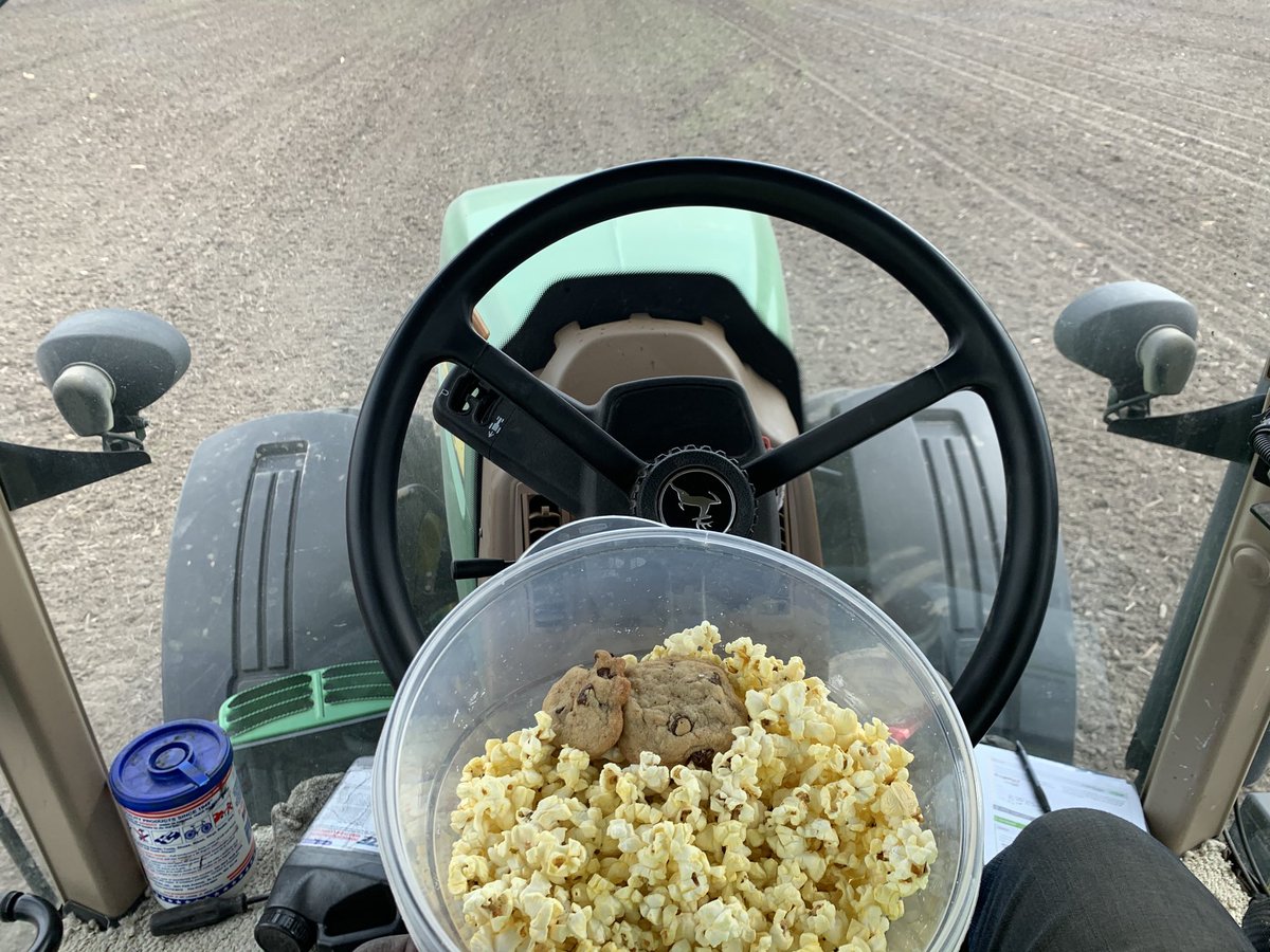 dfriedrich73's tweet photo. The cool part about my girls driving the gator is they like to bring snacks to the field! ⁦@WhyIFarm⁩ ⁦⁦@BecksHybrids⁩ https://t.co/KPhHm0i6qQ