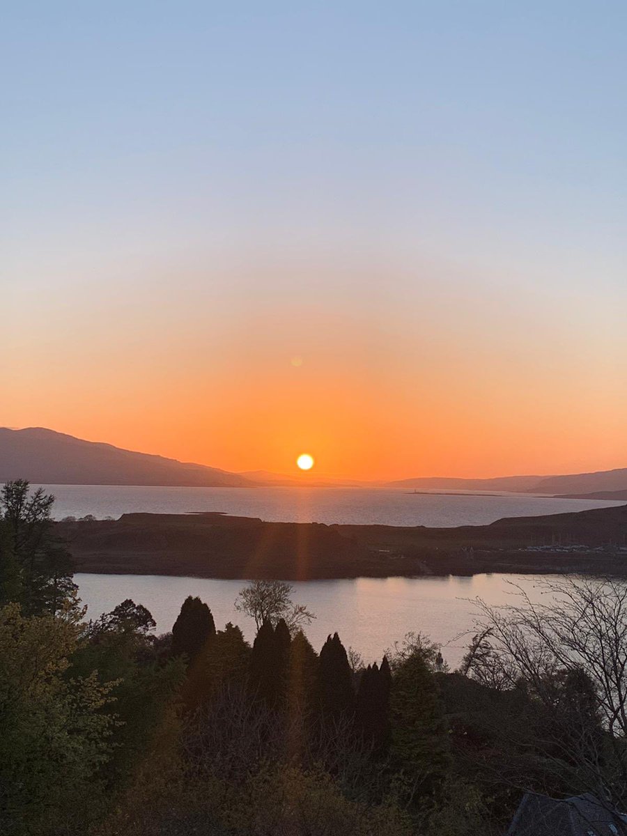 Good night from #Oban 🌅 obanview.com/save-our-venue… #saveourvenues