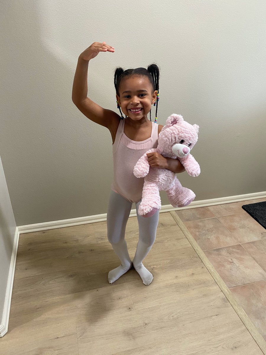 JuneTaylorDance's tweet photo. Violet won our hearts with last week's #JTSDQuarantineDanceChallenge! Such a sweet reminder to all of us to keep smiling and most importantly to keep on dancing! Come dance with us virtually: https://t.co/BwcCcih7UD #pdxdance #danceclasses #tualatin #healthandwellness #localarts https://t.co/Mb45tZNPbj