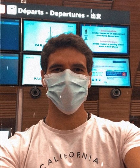 AndresPando_'s tweet photo. Una historia de hockey, coronavirus y amor. Leandro Tolini es uno de Los Leones. Juega en el Gantoise de Bélgica. Durante más de un mes no pudo conseguir un pasaje a Buenos Aires para reencontrarse con su mujer. Dato no menor: esperan a su primer hijo. Hija en realidad.

[Sigue] https://t.co/9UC5EWxliL