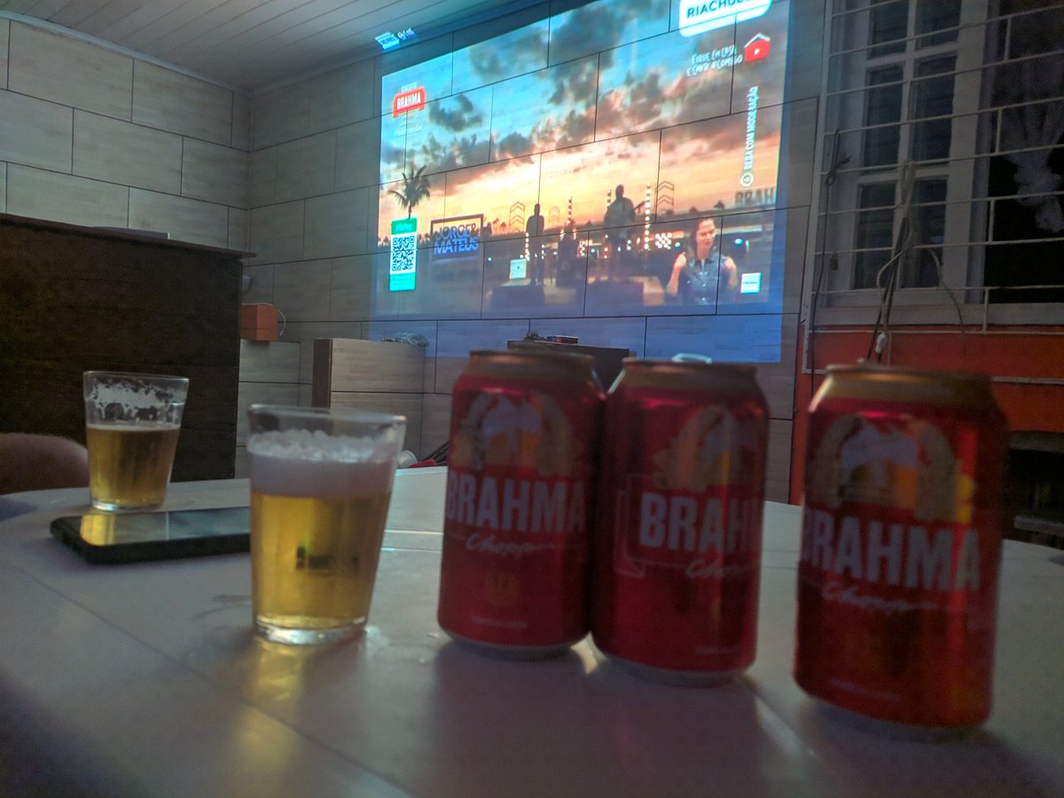 fernandamarchii's tweet photo. #JeMBrahmaLive https://t.co/I8fgpSiGGS