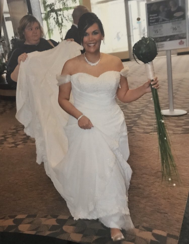 AmyDePaolo's tweet photo. @NDHockeyOps Happy Early Anniversary. We Love You! https://t.co/gkCy62yXfv