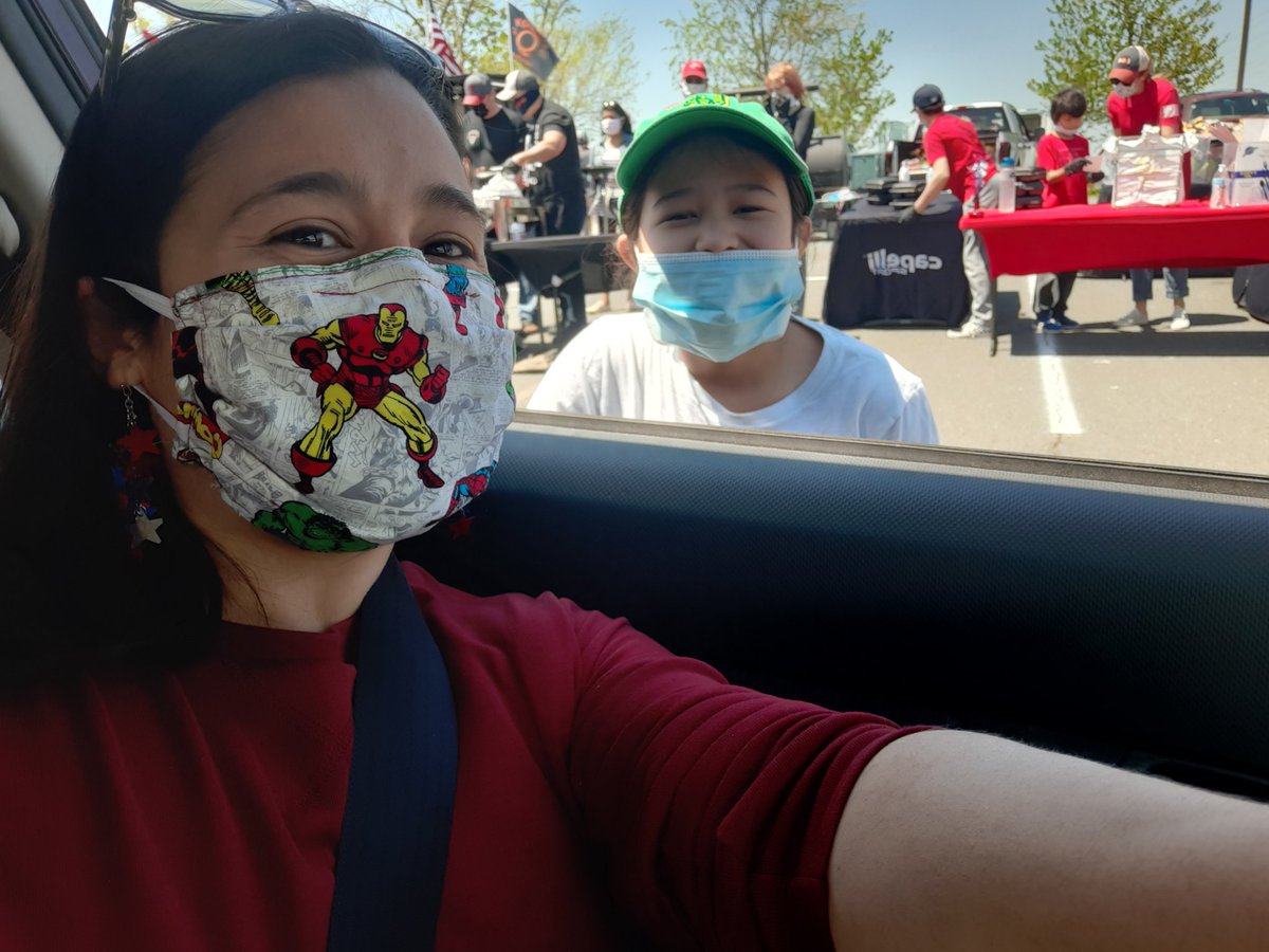 mrsfrazzl's tweet photo. @RedsTrueBBQ held a benefit drive thru lunch event, of course we showed up to show our support. #YUM What volunteers were preparing my lunch? My 5th grade student and her family! @BullRunES #proudteachermoment #sixfeetapart #cameranglegames #ONEbullrun #BBQgreatness #family https://t.co/2cYokFsOGV