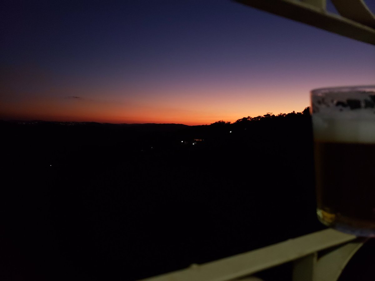 EduardoSoalheir's tweet photo. Fim de tarde bebendo uma Brahma gelada e vendo a live do @jorgeemateus. 
#JeMBrahmaLive 
@KelleLopes6 https://t.co/qXZYA2VLqr