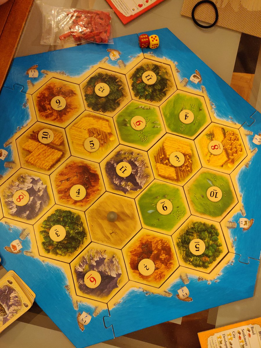 ericdennery's tweet photo. Une partie de #Catan transatlantique de remportée ! #checkmateagain (je gagne rarement aux jeux de société donc je partage ma satisfaction confinée) 😜 https://t.co/BSrjJSY5IN