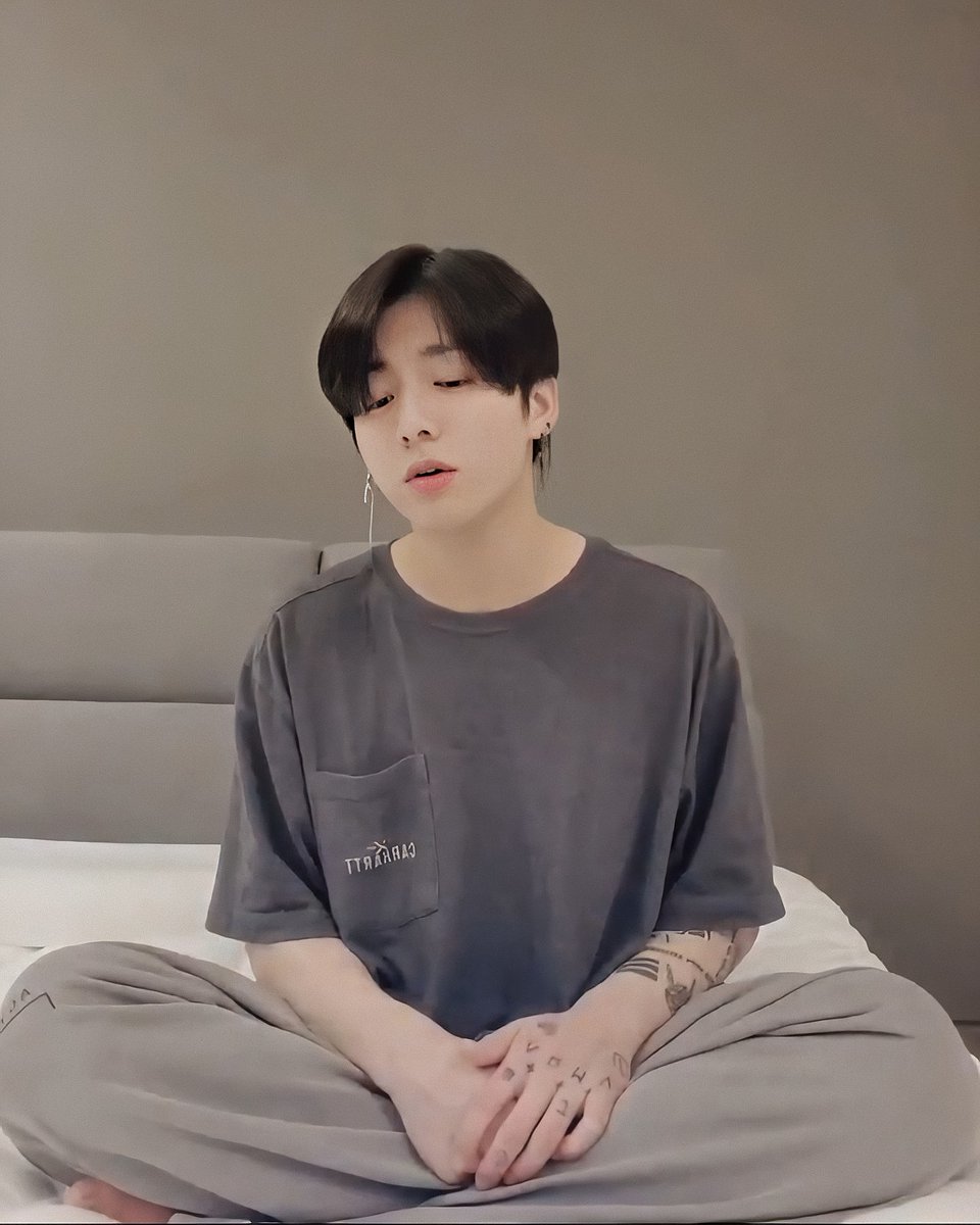 divejiminies's tweet photo. jeon jungkook knows he's naturally so beautiful💫 https://t.co/uAKdpUmi5D