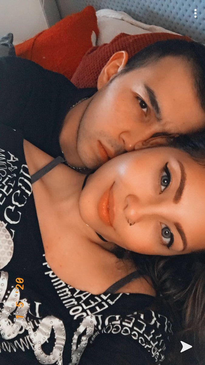 TheColombiian's tweet photo. Dos locos enamorados viviendo una locura infinita en un cuento de hadas ♥️🥰 https://t.co/yGtAJOwofJ