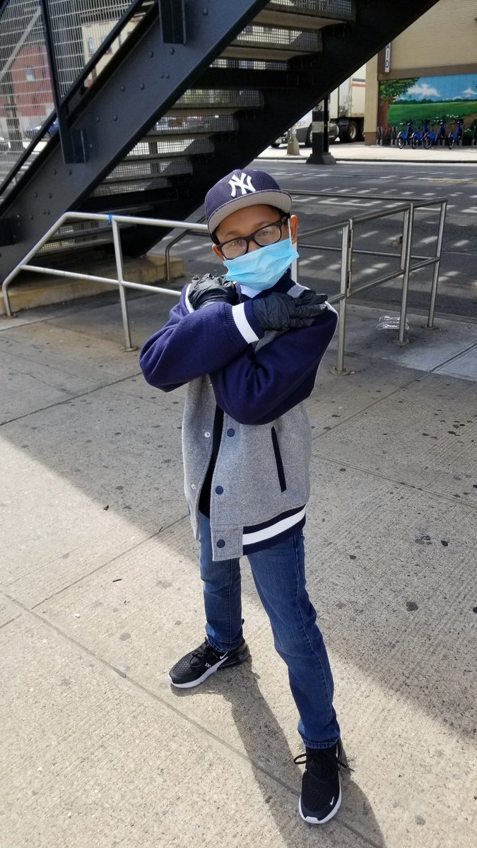 SweetAsHoney312's tweet photo. When you haven't been outside for almost 6 weeks, you do a little a dance while you sing Who Let The Dogs Out🤣🤣🤣 #LoveHisEnergy #HesMyFave #WhenDidYouGetSoBig #SoonToBeMiddleSchooler
#MyFavoriteJobIsBeingHisMom https://t.co/exYxtXcSis