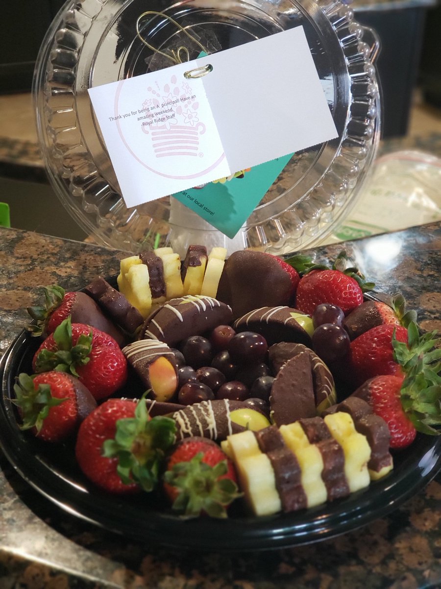 janafreeman2011's tweet photo. I just received this special delivery!  Thank you Royal Ridge staff.  You're the best!  @es_royalridge https://t.co/czswWlBBgA