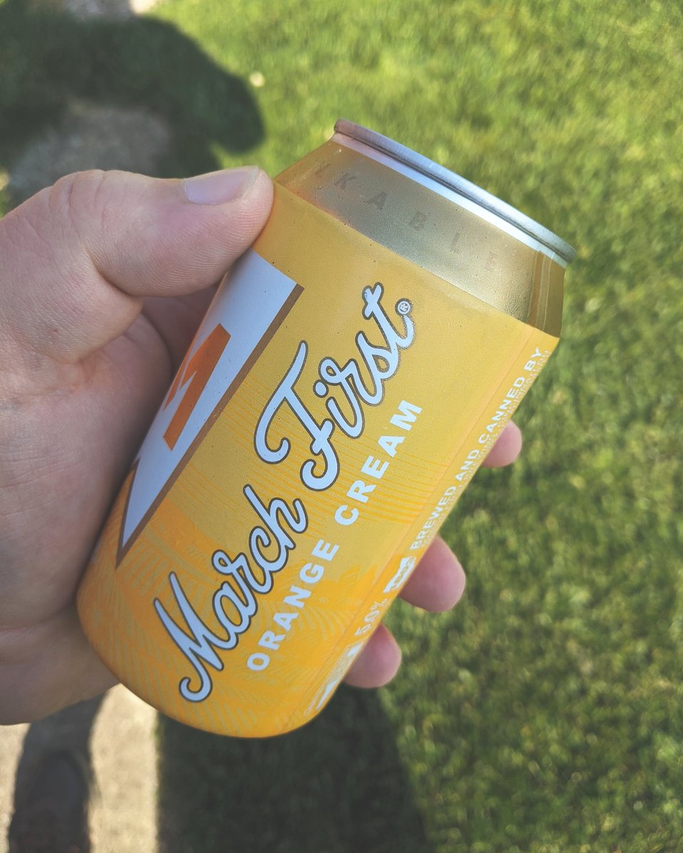 marchfirstbrew's tweet photo. What a beautiful day for an Orange Cream Ale. We hope you're enjoying your Saturday!
#M1Brew #cincybeer #ohiobeer #columbusbeer #cincinnati #Columbus #drinklocal #craftbeer #brewtography #brewery #weekendvibes https://t.co/tMDGpYk86I