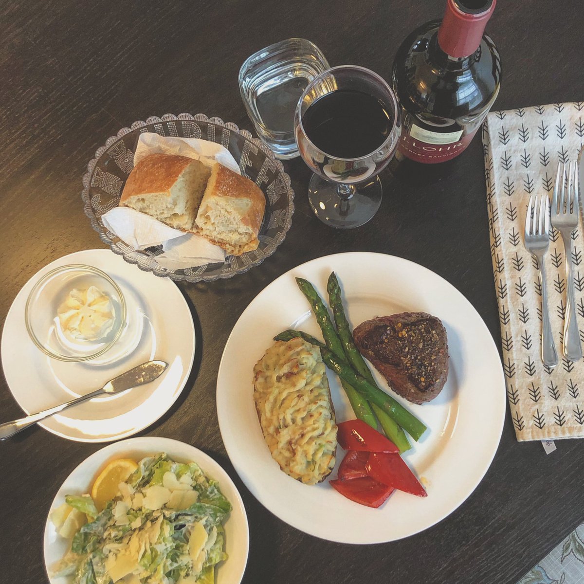 allthingsregal's tweet photo. What an AMAZING dinner! Thank you so much @TheKeg for the #CelebrationKit 🍷🥩🥗🍞🥔 that was a really unexpected and special treat! The wine was also fantastic @JLohrWines If U can’t be at #TheKEG this is the next best thing! ❤️ Kits available Mon April 4th! ❤️ https://t.co/5dQnPO5Afz