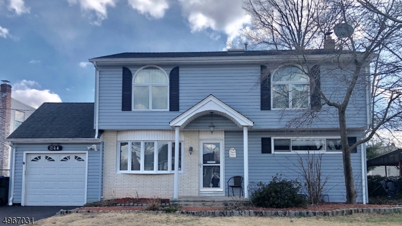 AllTowne_Realty's tweet photo. MARCI J HODGES would love to show you the #listing at 24 Pine Tree Dr #WoodbridgeTwp. #NJ  #realestate https://t.co/sQSDNhQVKY https://t.co/LMPLeO9dFe