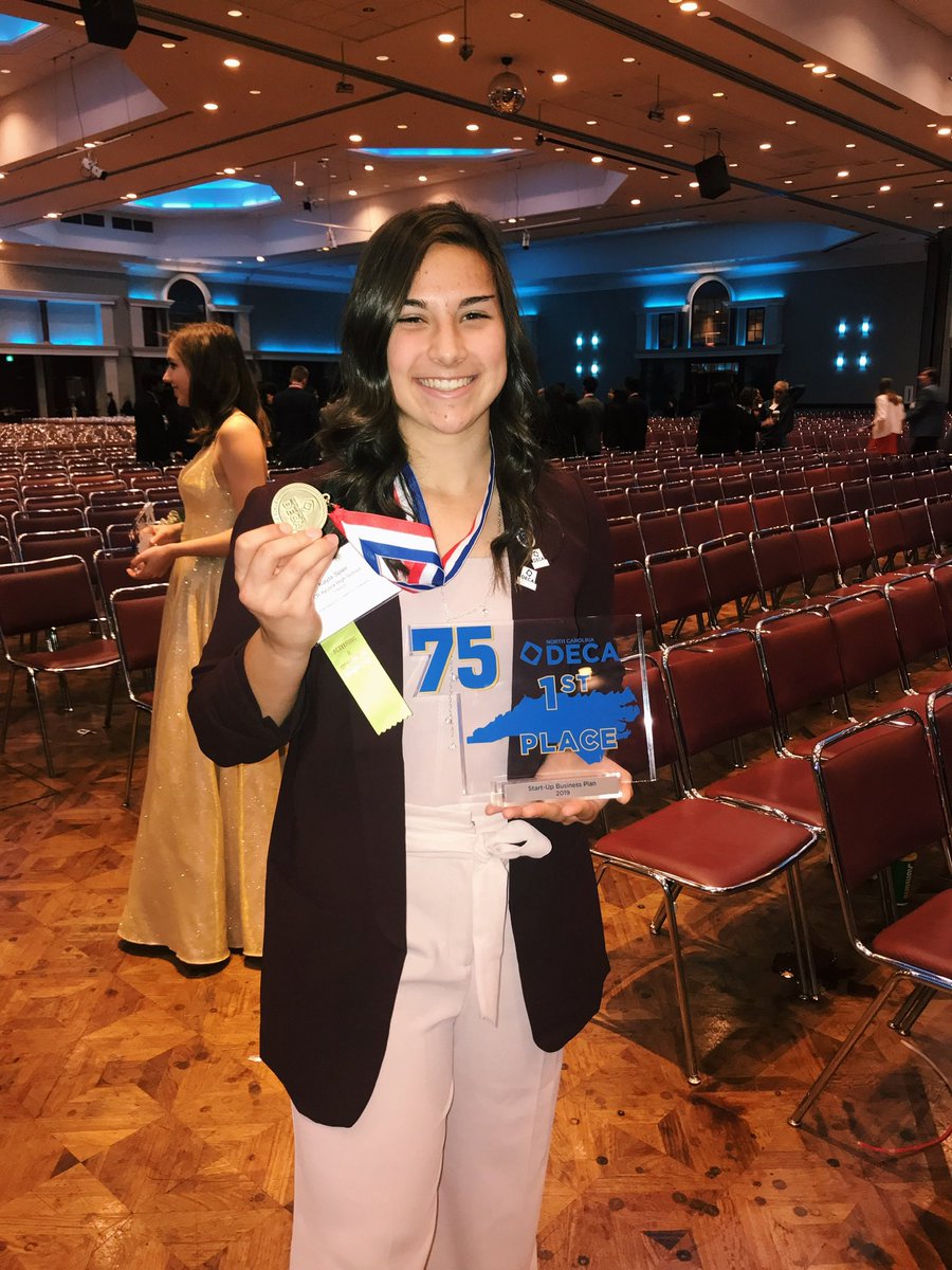 My #DECAFlex is from NC CDC last year when <a href="/spierhannah/">Hannah Spier</a> and I placed first in ESB💙 <a href="/NC_DECA/">North Carolina DECA</a> <a href="/DECAInc/">DECA Inc.</a> #DECAICDCWeek