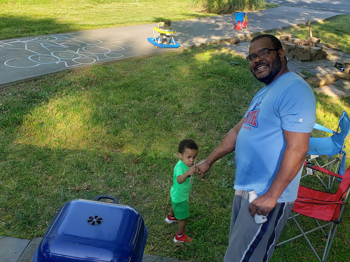 MrsDNA2009's tweet photo. 💪🏾💯 Joined the millions who did #FrontYardCookout today to help Oscar Mayer add a meal toward its million meals donation to Feeding America 🍽 nice being down for the cause &amp; enjoying #familytime #saturdayfun https://t.co/NpmCIuOoX4 https://t.co/IbFLmo1Buc