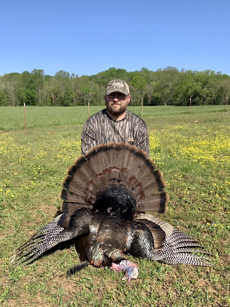 RidgeRockHuntCo's tweet photo. Huntin with my buddy in TN and with a little teamwork, one bit the dust! He just got that JEBS Choke Tubes and put the hammer on him at 52 yards! Heck of a morning in Tennessee! Congrats Jeremy!! 2B Outdoors Inc. 😁😁

#thisaintnogame #keepstruttin #turkeyhunting #tennessee https://t.co/L26zFEDpAf