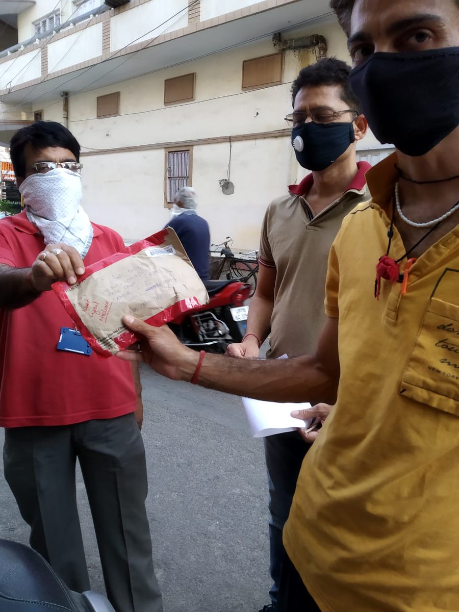 cpmgup's tweet photo. #PriorityDelivery of Cancer patient #medicines and #PPE kits in #KanpurCity.

@IndiaPostOffice 
#CoronaWarriors 
@rsprasad 
#डाकघर_आपकेद्वार https://t.co/IGzUZaGziO
