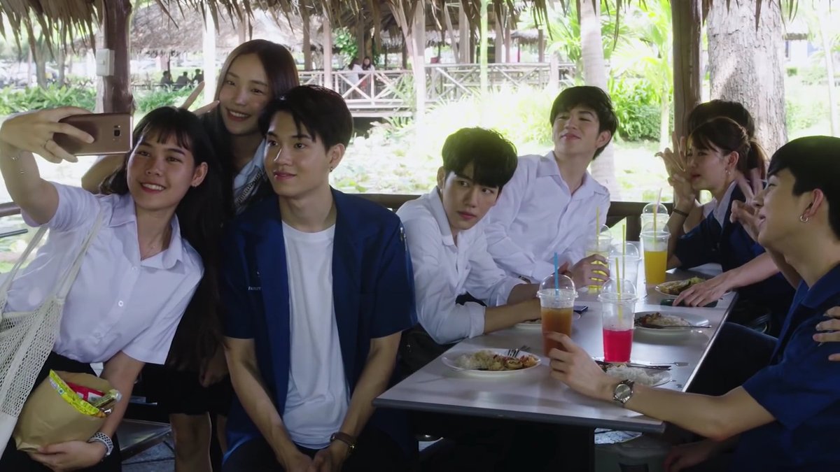 _inThisCorner_'s tweet photo. the most famous               YOU 
one in your circle     and your friends 
of friends 

 #ENOFLOVEep8 
#VeeMark #YinWar https://t.co/47WeYJIWYj