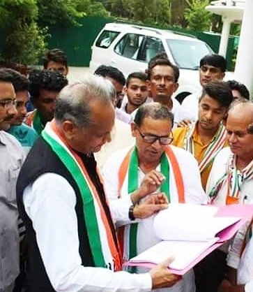 जन जन की है यही पुकार, जियो तुम साल हजार ॥