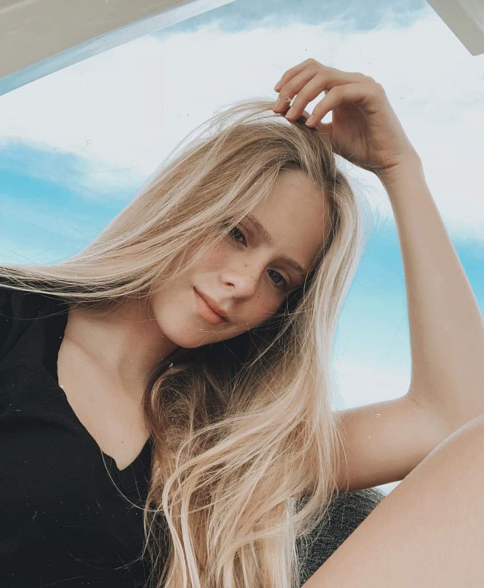 🧜Elle-Bonnie H🧜Mermaid Fan of loreto peralta (@xellemermaidx) on Twitter photo 