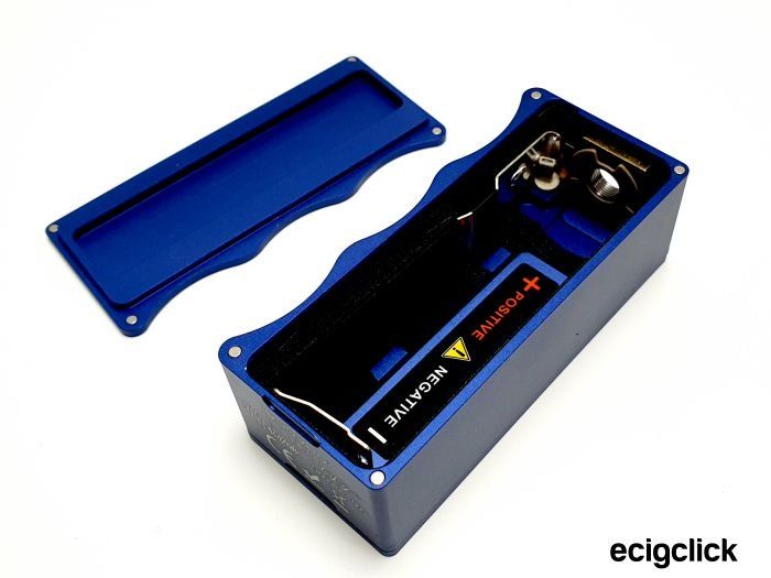 EcigClick's tweet image. If you're thinking of stepping up to a mech mod the new Dovpo X Signature Mods Clutch might be a good place to start - Gaz aka the @FlatCapVaper reviewed this one: bit.ly/3c4KZ9q #vapereview #mechmod #vapign #vape #vapers @fsecig @SignatureTips